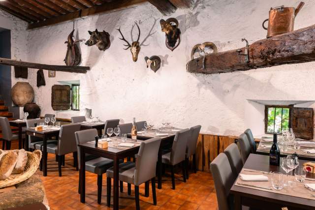 ⇒ Auberge du Vieux Moulin · Hôtel Restaurant Aude, Duilhac-sous-Peyrepertuse