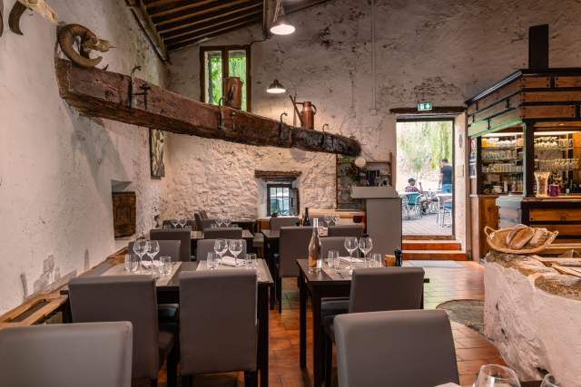 ⇒ Auberge du Vieux Moulin · Hôtel Restaurant Aude, Duilhac-sous-Peyrepertuse