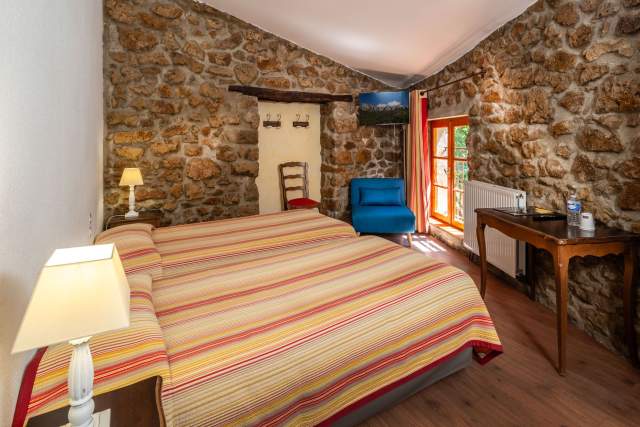 ⇒ Auberge du Vieux Moulin · Hôtel Restaurant Aude, Duilhac-sous-Peyrepertuse